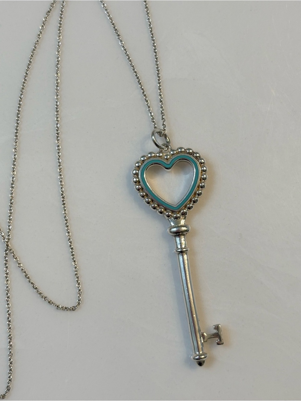 Tiffany & Co. enamel and sterling silver heart key pendant necklace with chain - Picture 3 of 9